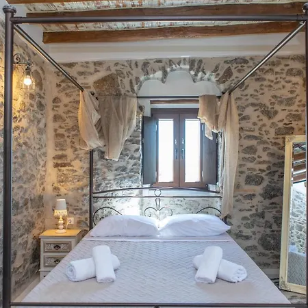 Peratsi Stone Mansion Villa *