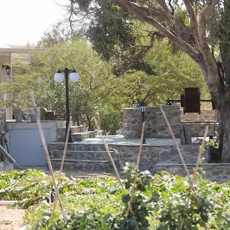 Peratsi Stone Mansion * Agkidia