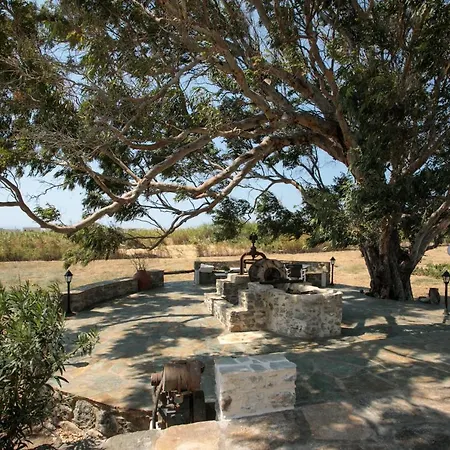וילה Peratsi Stone Mansion *