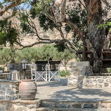 וילה Peratsi Stone Mansion